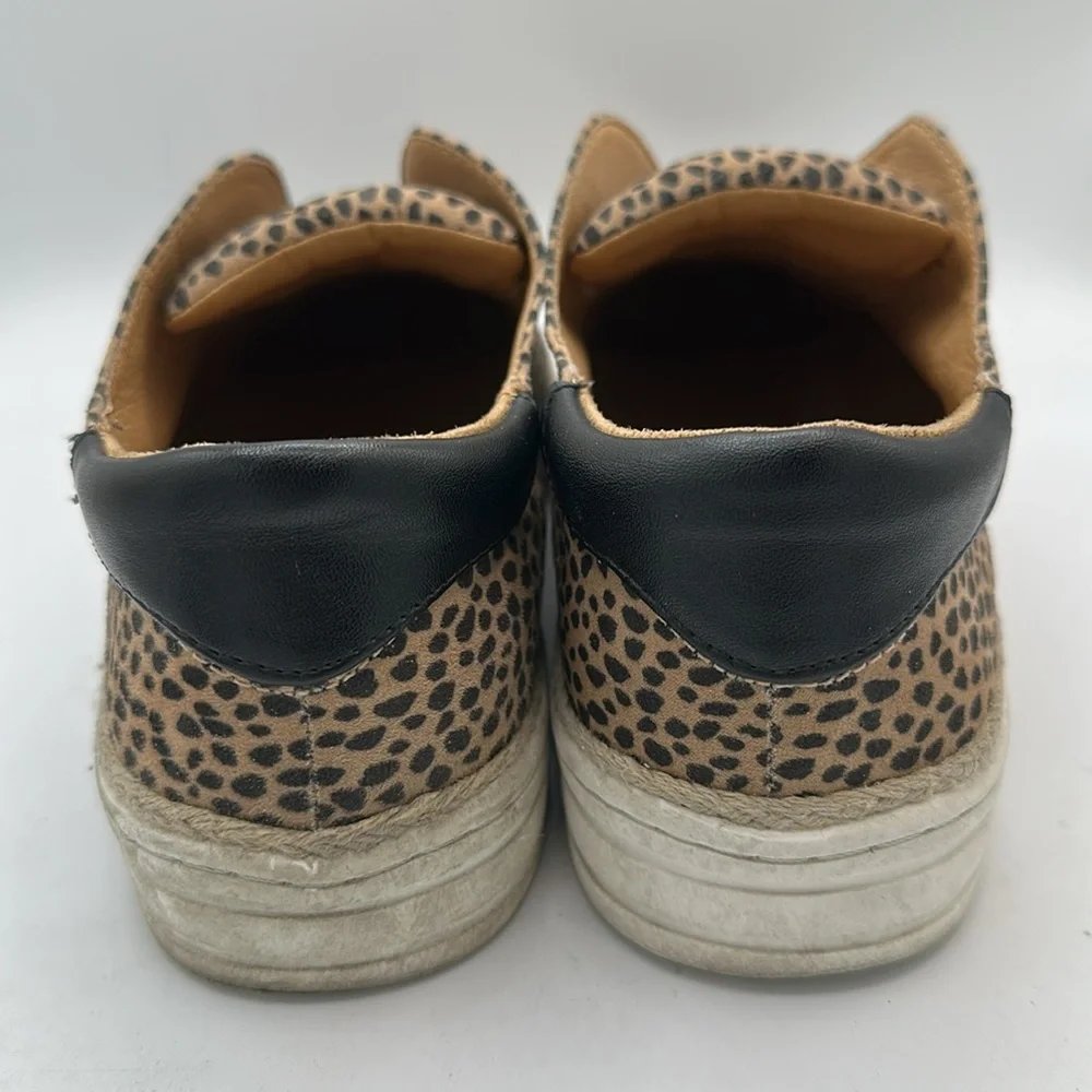 Universal Thread leopard print slip-on sneakers, size 8 - Picture 7 of 10